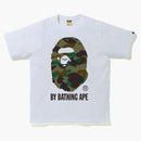 BAPE 1st Camo de Bathing APE TEE (FW21) Blanco/verde