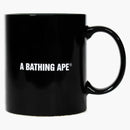 Taza en línea de BAPE negra