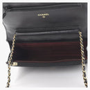 Billetera de chanel en cadena acolchada de piel de cordero negro