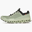 Al ejecutar CloudUltra Vine Meadow Green (femenino)