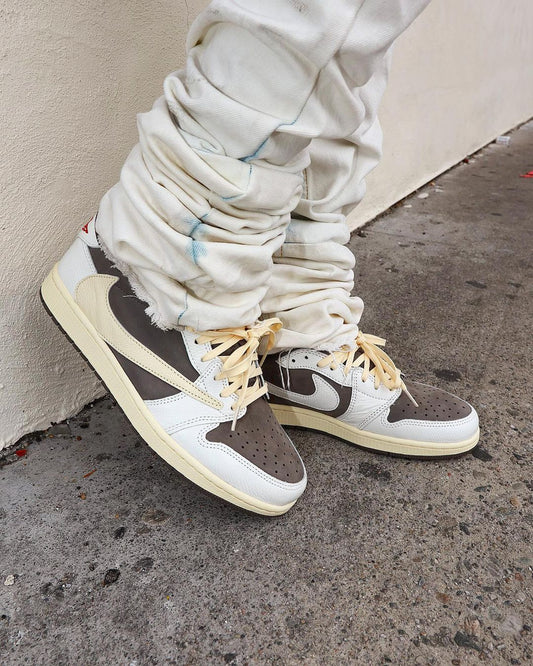 Travis Scott x Air Jordan 1 Low OG Reverse Mocha Titelbild