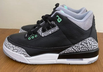 Air Jordan 3 „Green Glow“ | Hypenewz