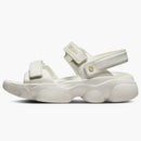 Jordan Deja Sail Metallic Gold (women's)