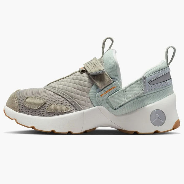 Jordan Trunner Lx Corduroy White Bright Ceramic Gum (women's)