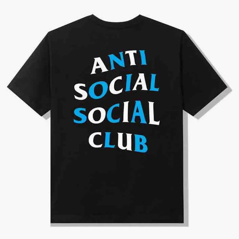 Club sociale anti -sociale iscritto al tè nero