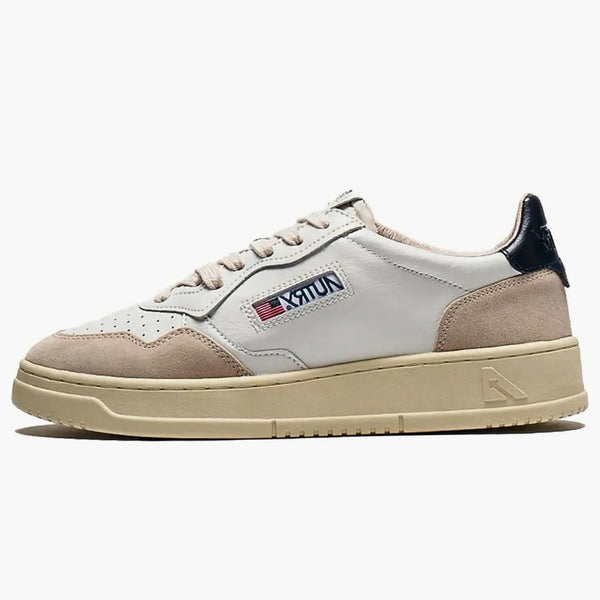 Autry Medalist Leather Low White Blue (women's)
