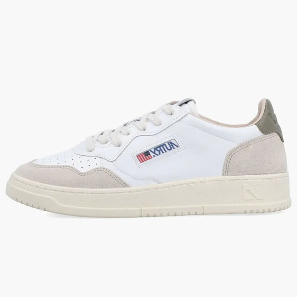 Autry Medalist Leather Low White Covert Green Beige (women's)