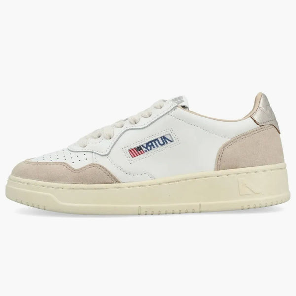 Autry Medalist Leather Low White Gold Beige (women's)