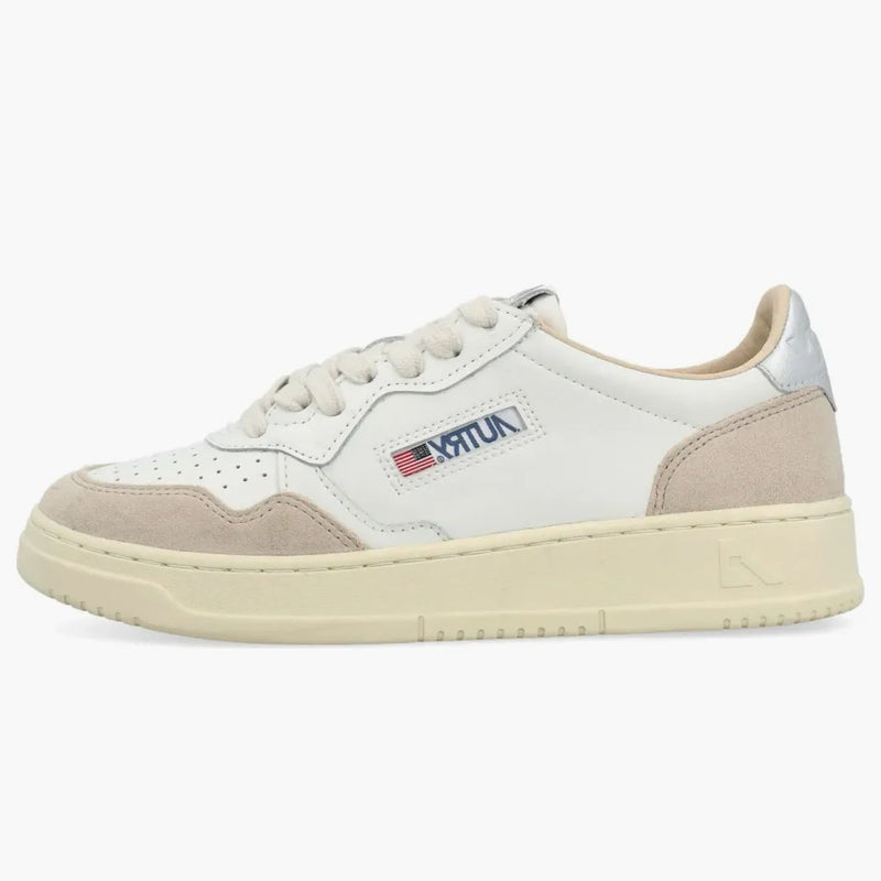 Autry Medalist Leather Low White Silver Beige (women's)