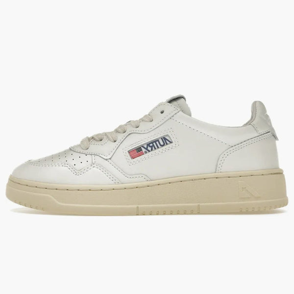 Autry Medalist Leather Low White (women's)