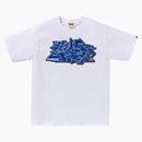 Bape asnka kanji graffiti logo tee blanca/azul