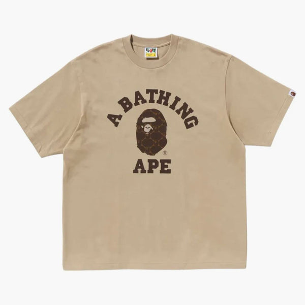 Bape College Monogram College uvolněná fit čajové beige