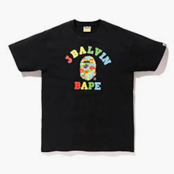 BAPE X J BALVIN CAMO LOGO DE LOGO DEL COLLEGE TE TEA NEGRO
