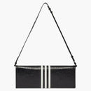 Balenciaga x adidas billetera en la correa negra