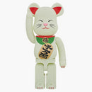 Bearbrick hace señas a Cat Luminous 1000% White