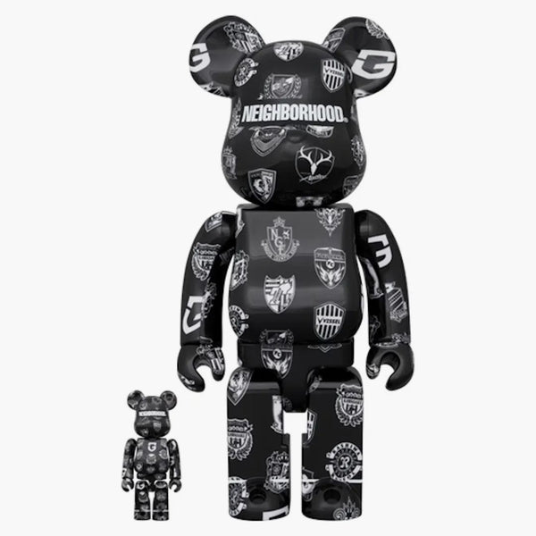 Sousedství Bearbrick X J.League 30. výročí 100% a 400%