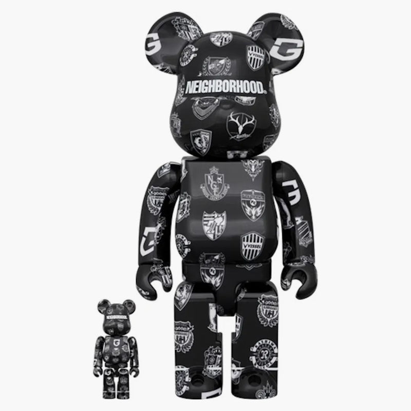 Sousedství Bearbrick X J.League 30. výročí 100% a 400%