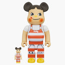 Bearbrick Peko-Chan Milky Tricorn ha un set di 100% e 400%