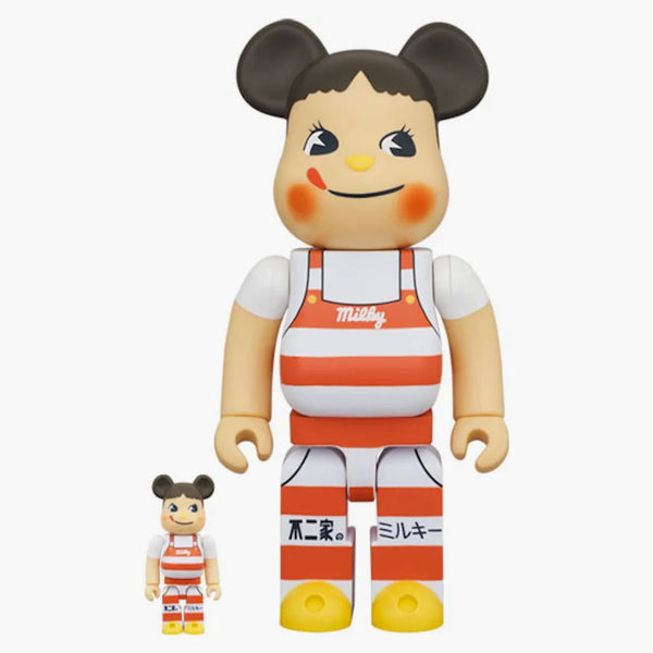 Bearbrick Peko-chan Milky Tricorn má design 100% a 400% set