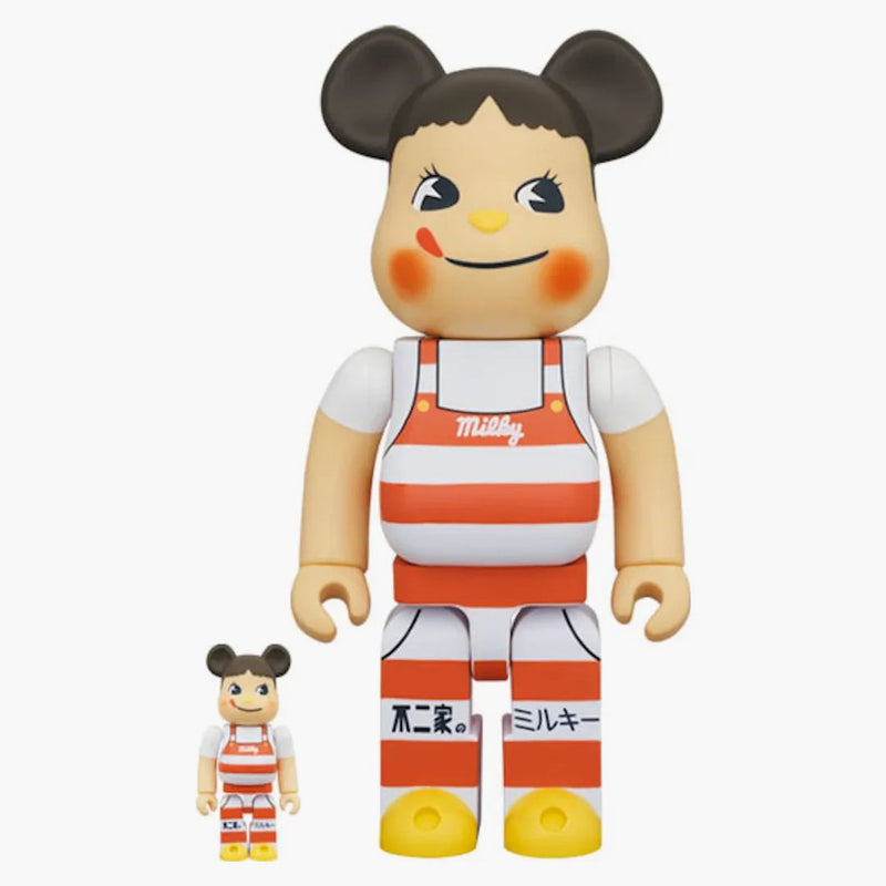 Bearbrick Peko-chan Milky Tricorn má design 100% a 400% set