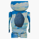 Bearbrick Rene Magritte "La Reconnaissance Infinie 1963/El castillo de los Pirineos" 1000%