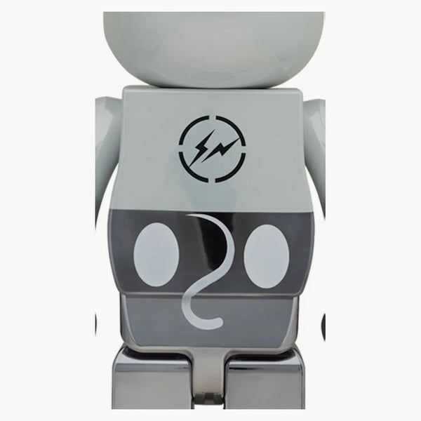 Frammento Bearbrick Topolino 1000% inverso