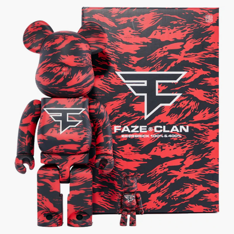 Clan osudu Bearbrick X 100% a 400%