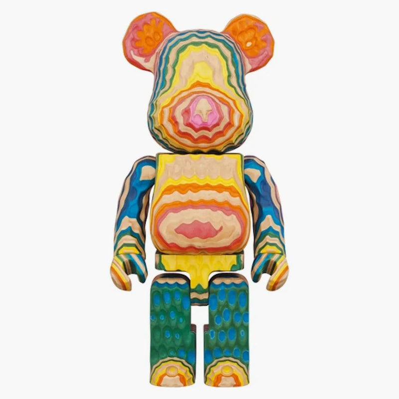 Design fragmentu Bearbrick X Karimoku Haroshi Vertical Carred Wooden (2G Exkluzivní) 400%