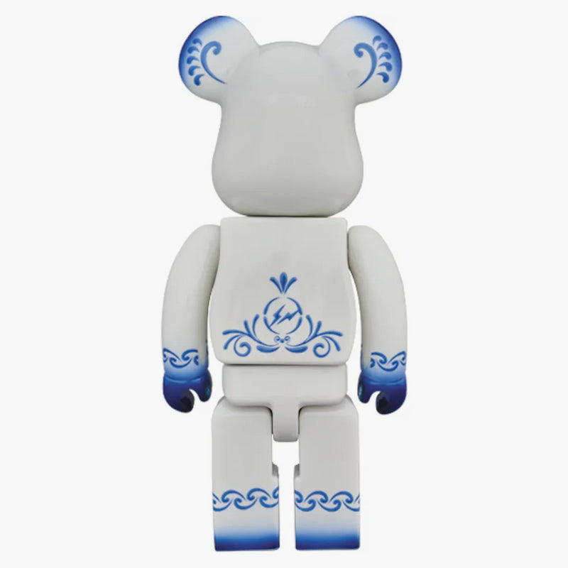 Fragment Bearbrick X Kutani 400% bílý