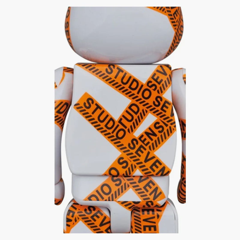 Bearbrick X Studio sedm 100% a 400% sada