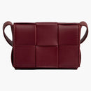 Bottega Veneta Cassette Cassette Crossbody Bag Mini Intreccio Burdeos
