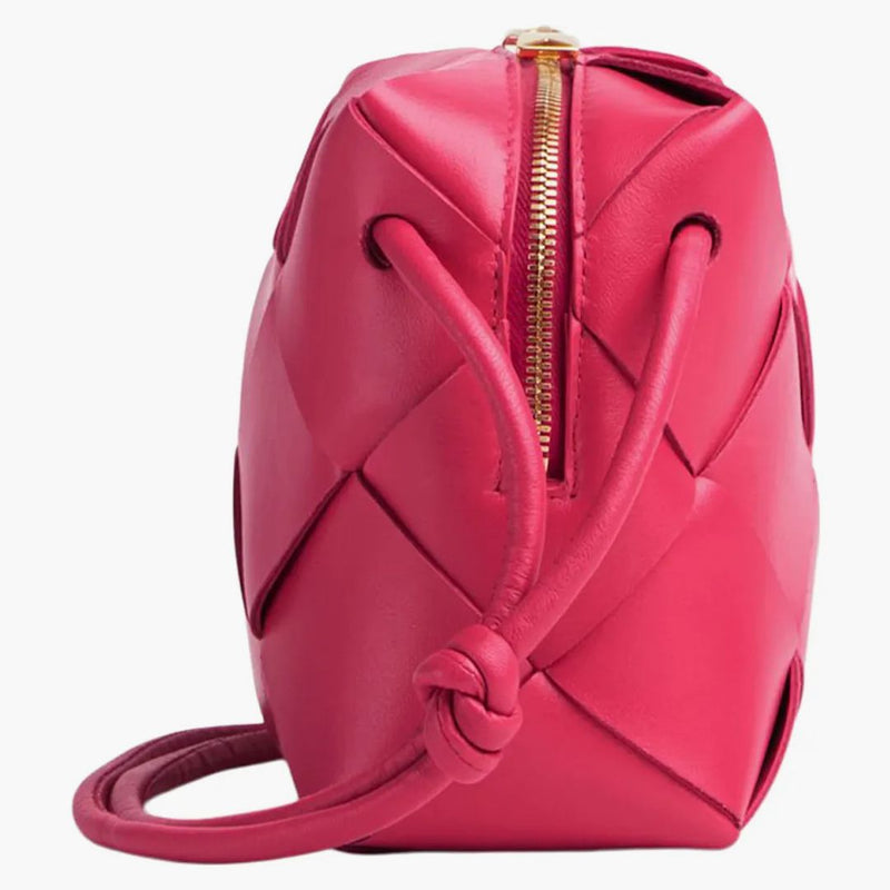 Bottega Veneta kazeta fotoaparátní taška mini brusinky