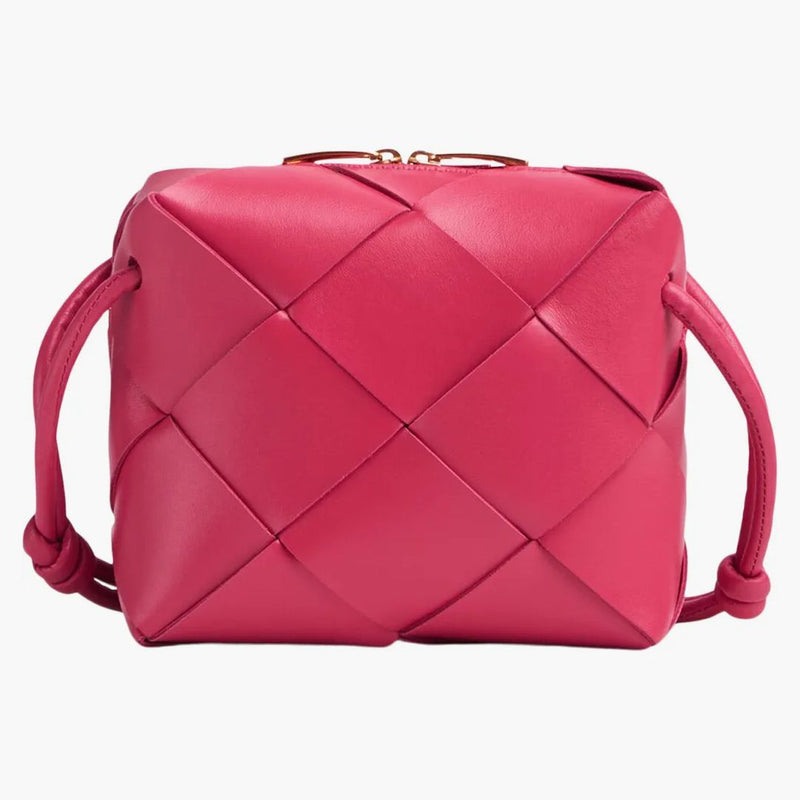 Bottega Veneta kazeta fotoaparátní taška mini brusinky