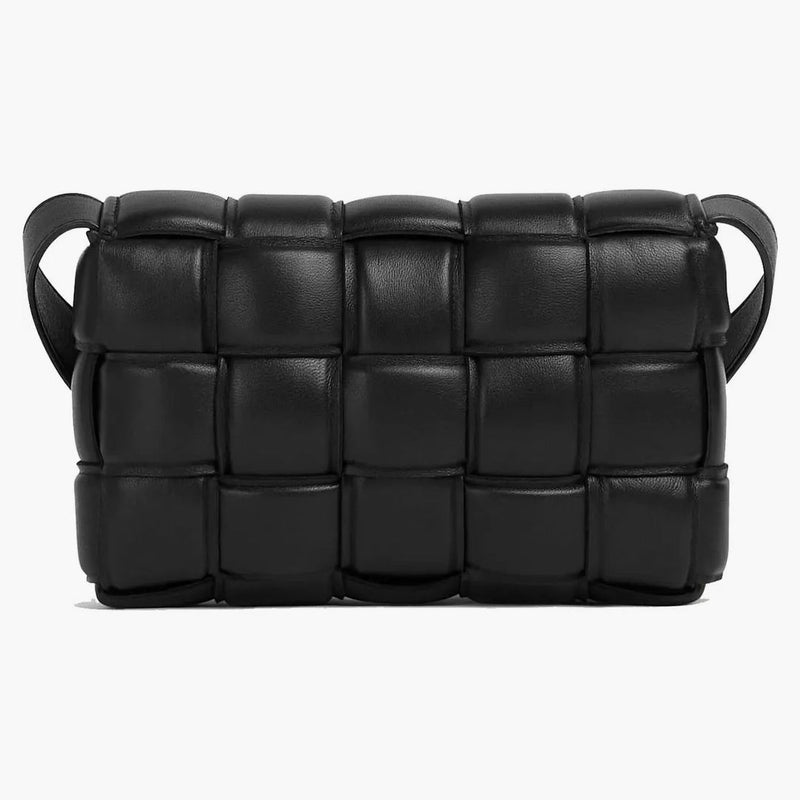 Cassette acolchado de Bottega Veneta pequeño intrecio negro