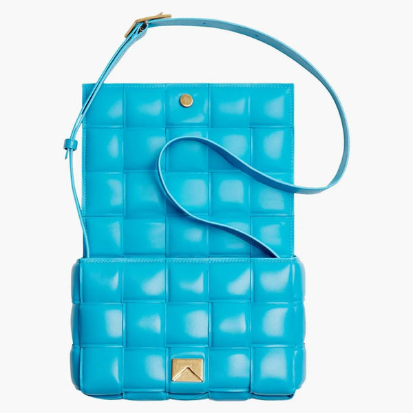 Bottega veneta vadderad intreccio kassett crossbody väska pool