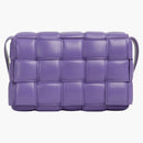 Bottega Veneta acolchado Intrecio Cassette Crossbody Bag Purple