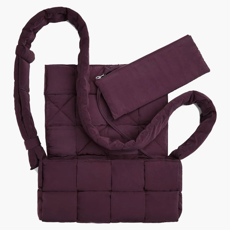 Bottega Veneta polstrovaná technologická kazeta mystic