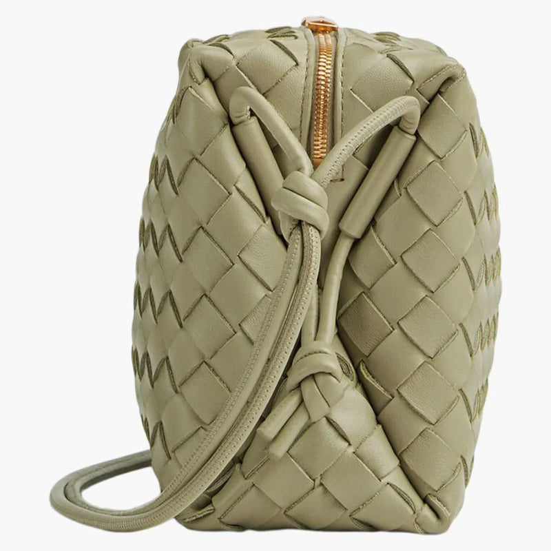 Bottega Veneta malá smyčka kamera Travertin