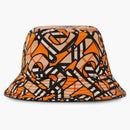 El cubo de impresión de Monogram de Burberry tiene naranja