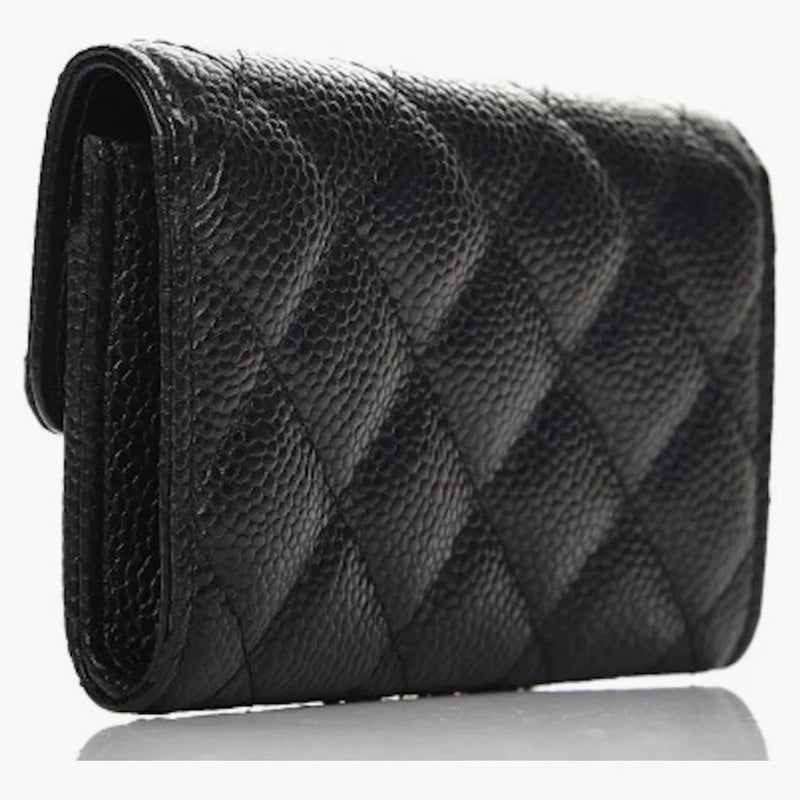 Chanel-korthållare quiltad kaviar guldton svart