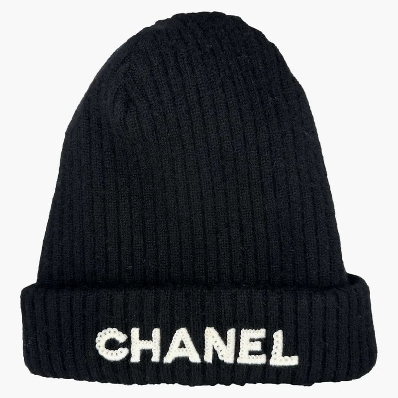 Chanel Cloche White cekin liter logo Beanie AA8446 Black