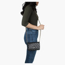 Peněženka Chanel na řetězu prošívané kaviárové zlaté tóny černé