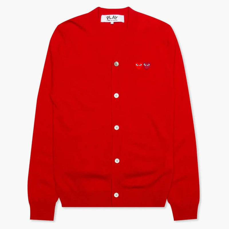 CommE of the Garcons juega a doble corazón suéter rojo