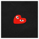 CommE of the Garcons Play Red Emblem L/S Camiseta Negra