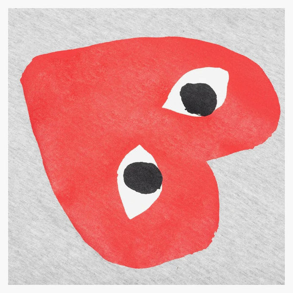 CommE of the Garcons Play Women's Red Sideways Heart Camiseta Gris