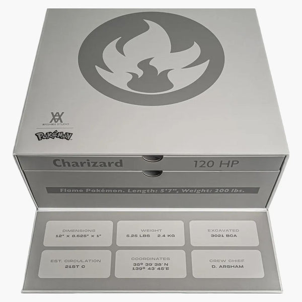 Daniel Arsham Crystalized Charizard Card Sculpture (vydání 500)