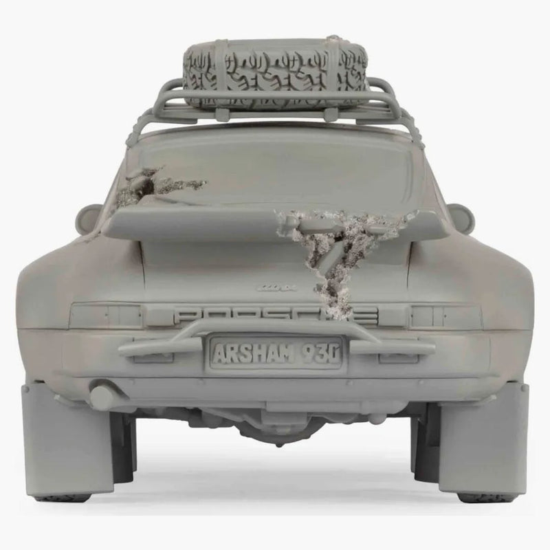 Daniel Arsham erodoval postavu Safari (vydání 500) šedá