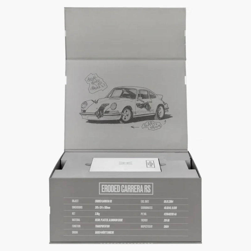 Daniel Arsham erodoval postavu Porsche Carrera RS (vydání 500)