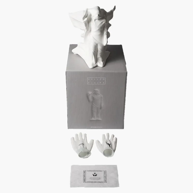 Daniel Arsham Hollow postava bílá