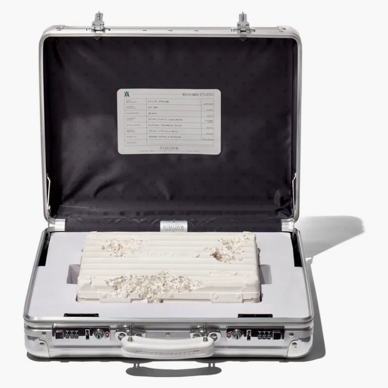 Daniel Arsham x Rimowa Erodoval atache bílý